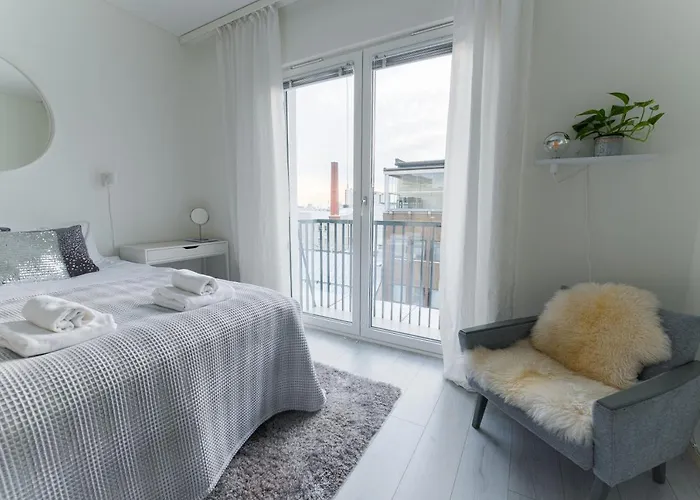 Compact High Quality Top Floor Studio In Perfect Location