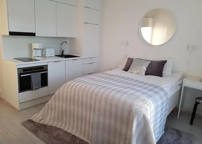 Compact High Quality Top Floor Studio In Perfect Location